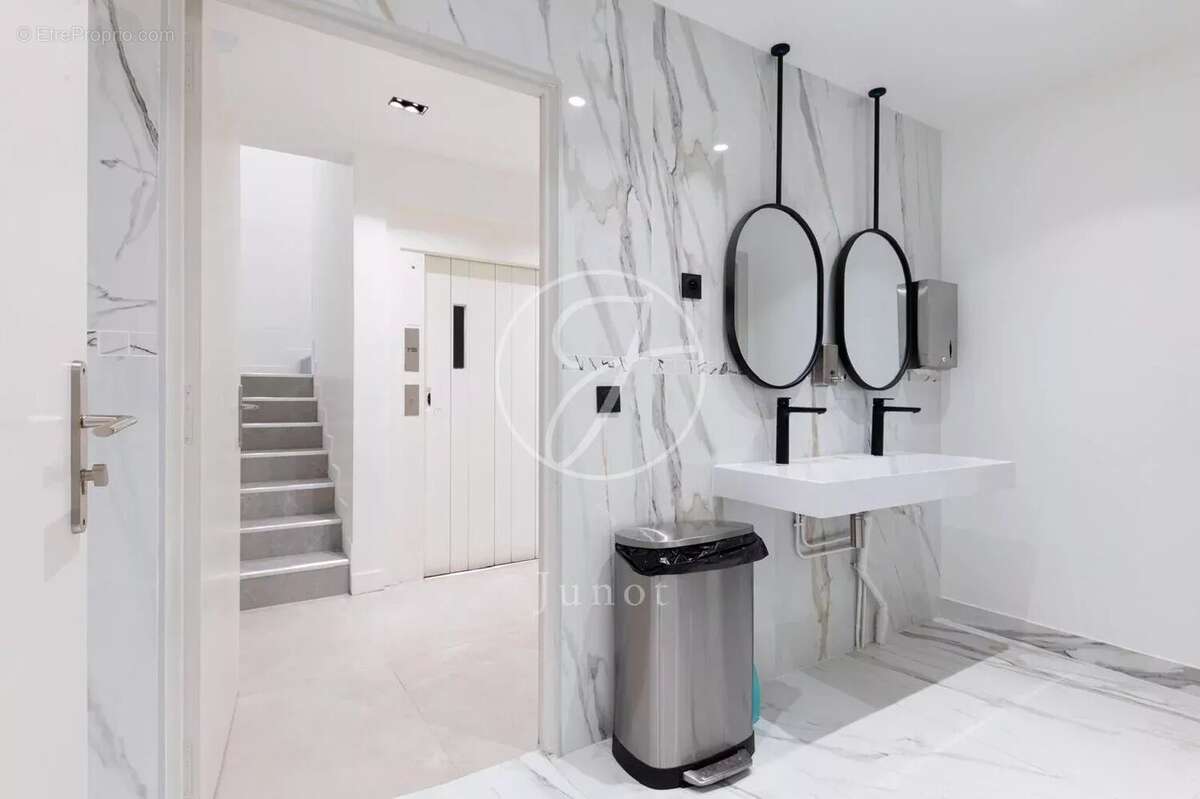 Commerce à PARIS-17E