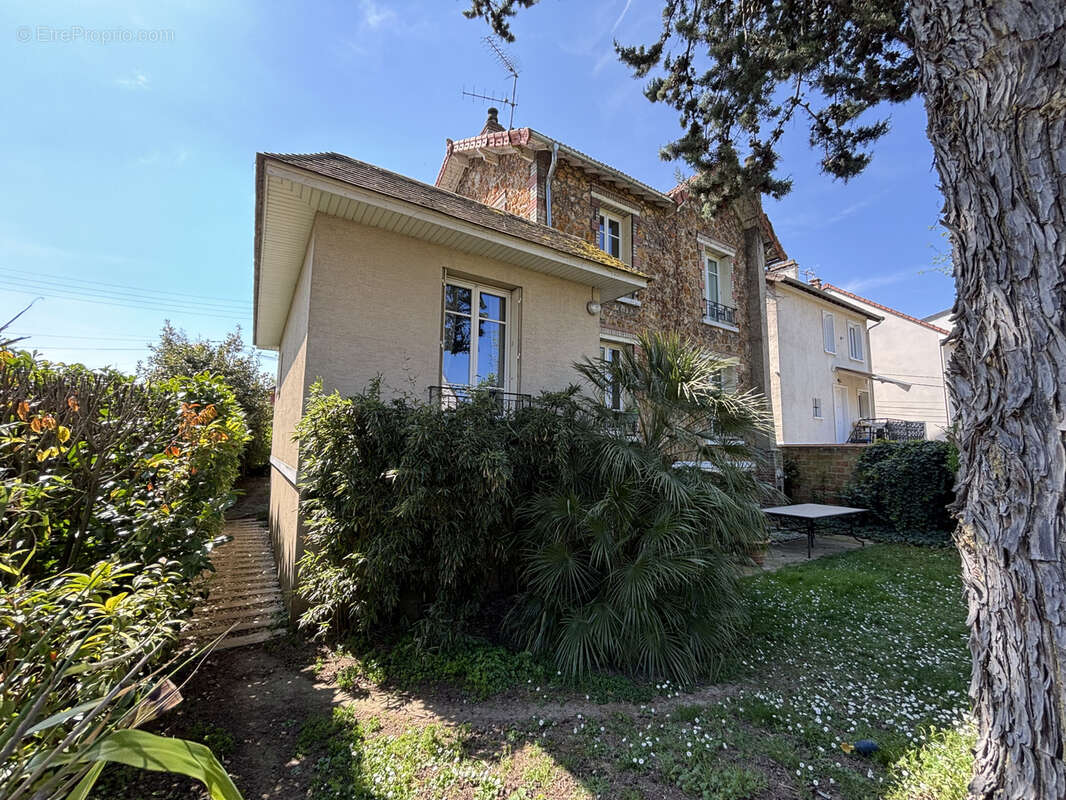 Maison à SARTROUVILLE