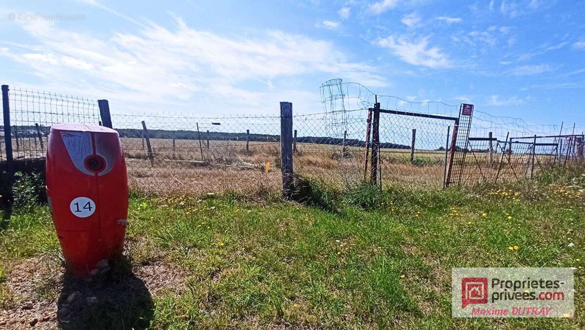 Terrain à CHATEAU-RENAULT