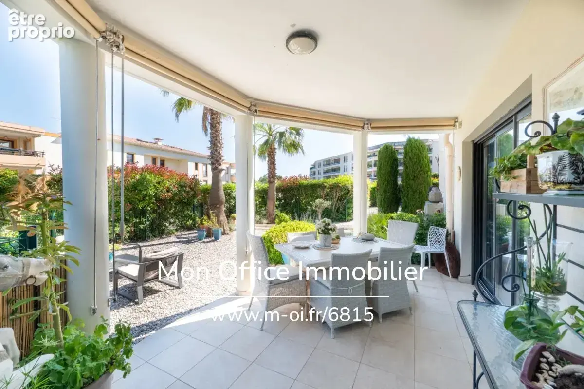 Référence : 6815-SIC. - Grand appartement avec magnifique jardin - photo 2