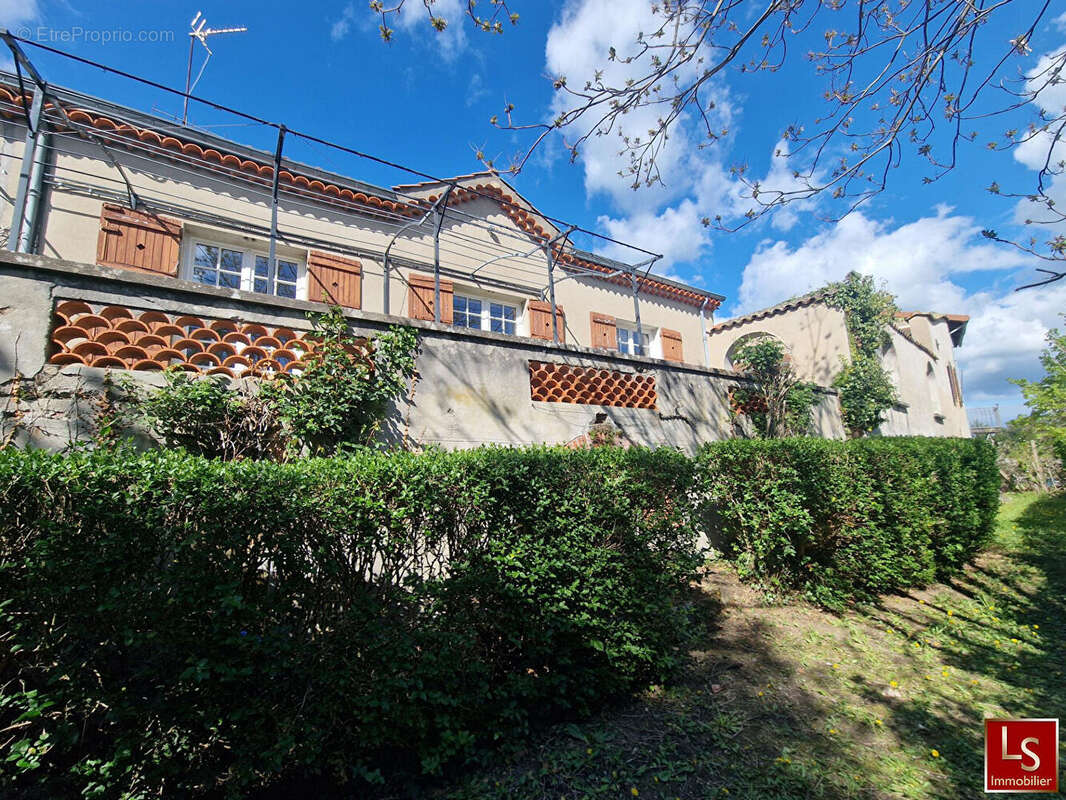 Maison à RENAISON
