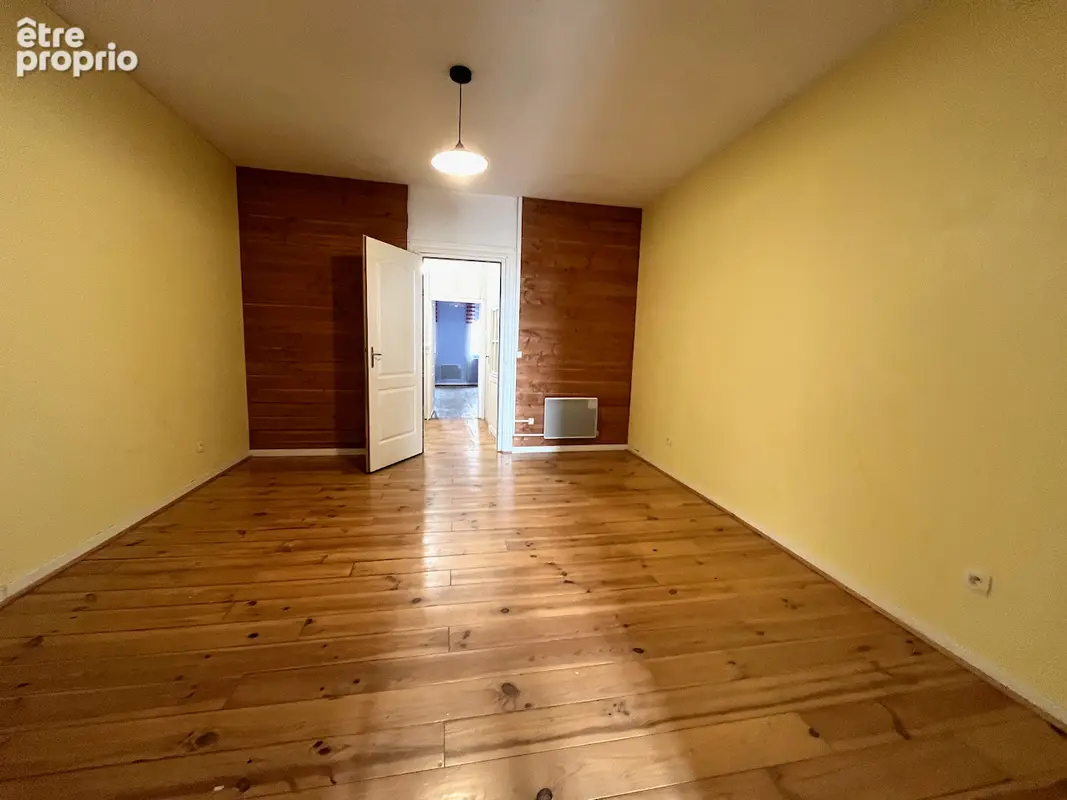 Secteur CASTELMORON SUR LOT,  dans le village de MONCLAR D'AGENAIS maison de ville de type 4 d'environ 146,53 m2.  Cette grande  - photo 9