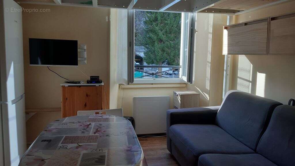 Appartement à EAUX-BONNES