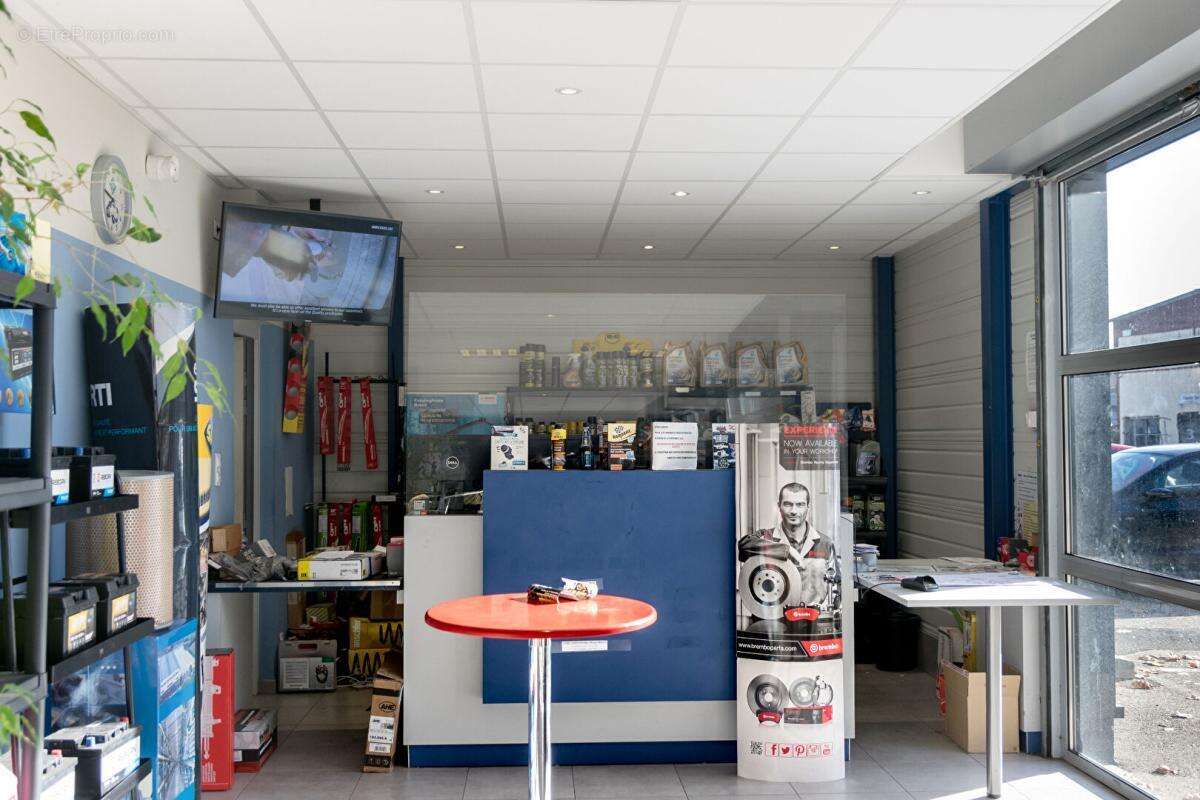 Commerce à AUDINCOURT