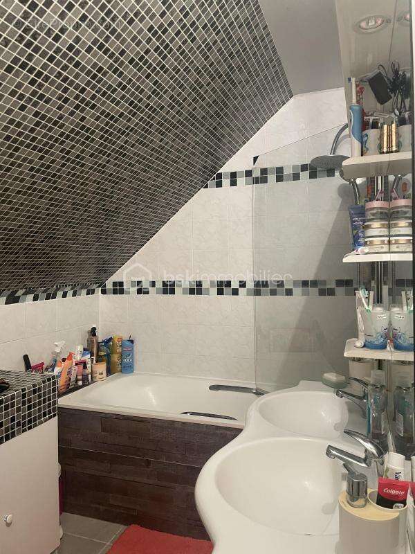Maison traditionnelle 90 m² - secteur la mie au roy - photo 16
