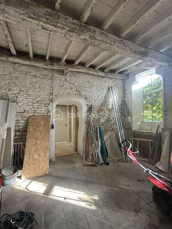 Maison à SAINT-CYR-LES-COLONS