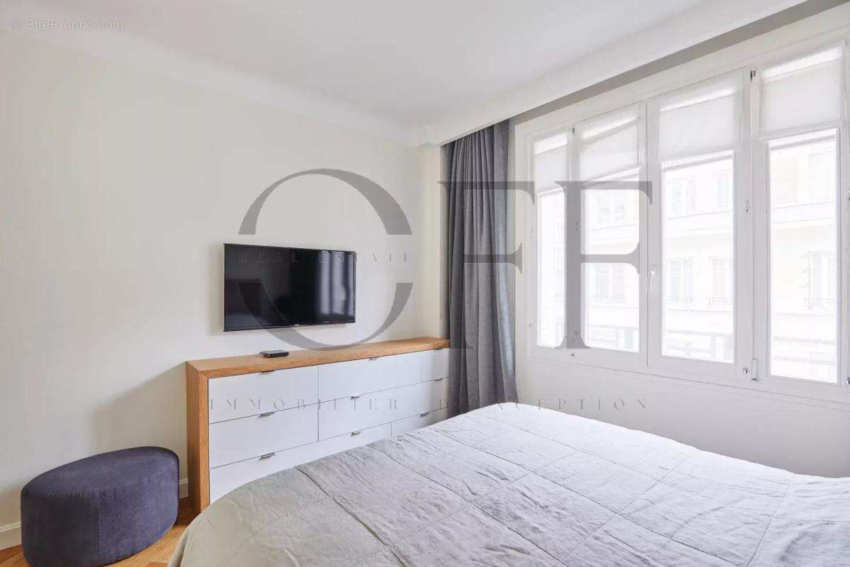Appartement à PARIS-7E