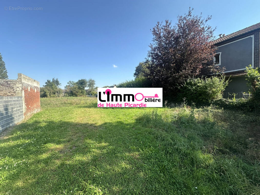 Terrain à LE QUESNEL