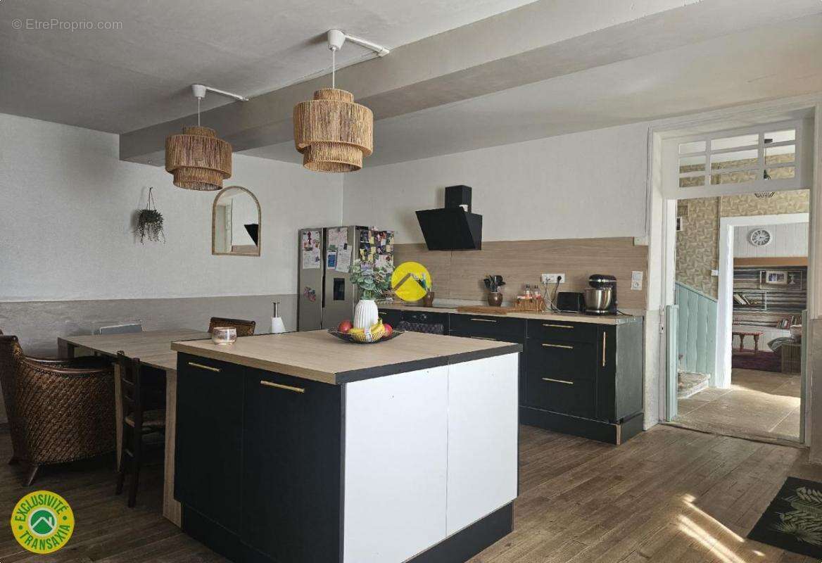 Maison à BIZENEUILLE