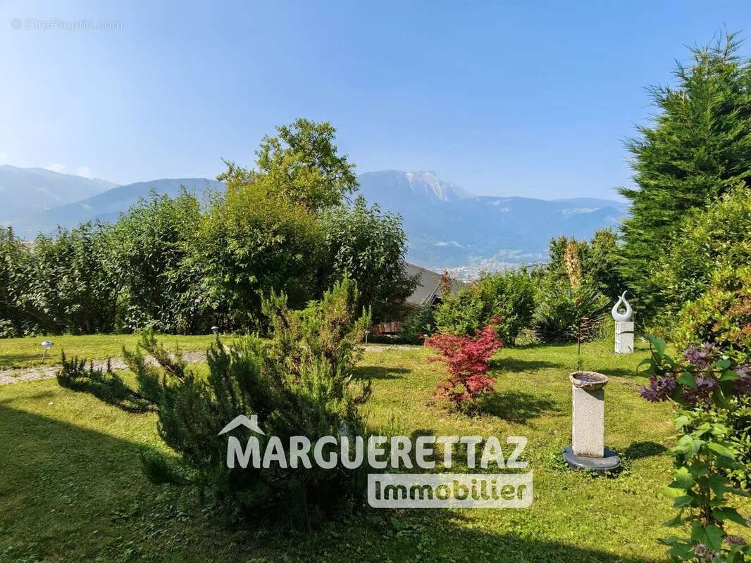 Maison à CHATILLON-SUR-CLUSES