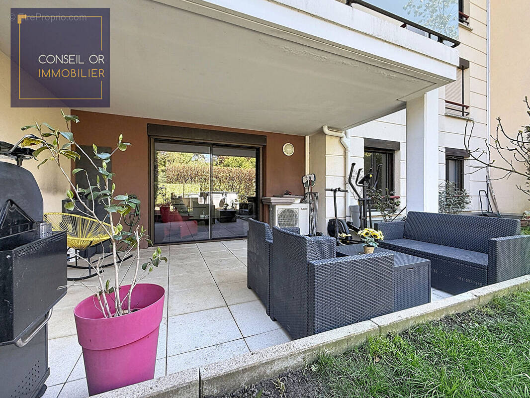 Appartement à SAINT-GENIS-LAVAL