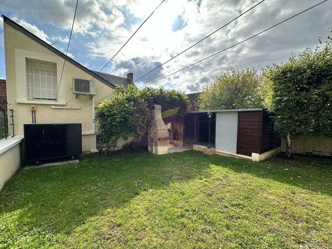 Maison à COULANS-SUR-GEE