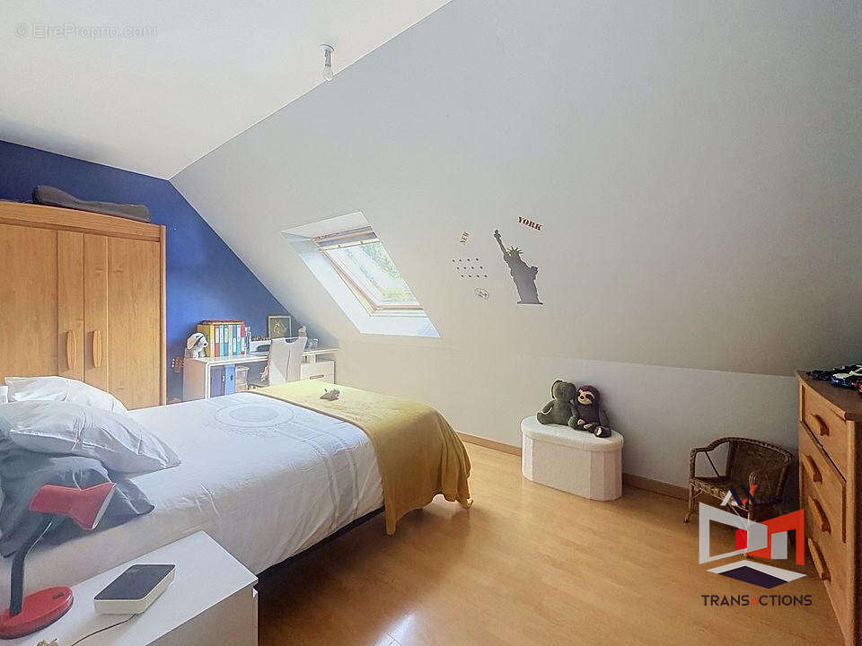 PLOUBEZRE : Maison familiale, 4 chambres, environnement très calme, aucun travaux - photo 9