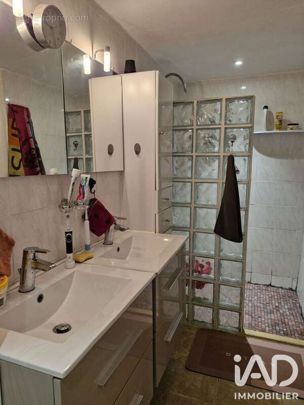 Maison 86 m² à Savigne  - photo 3