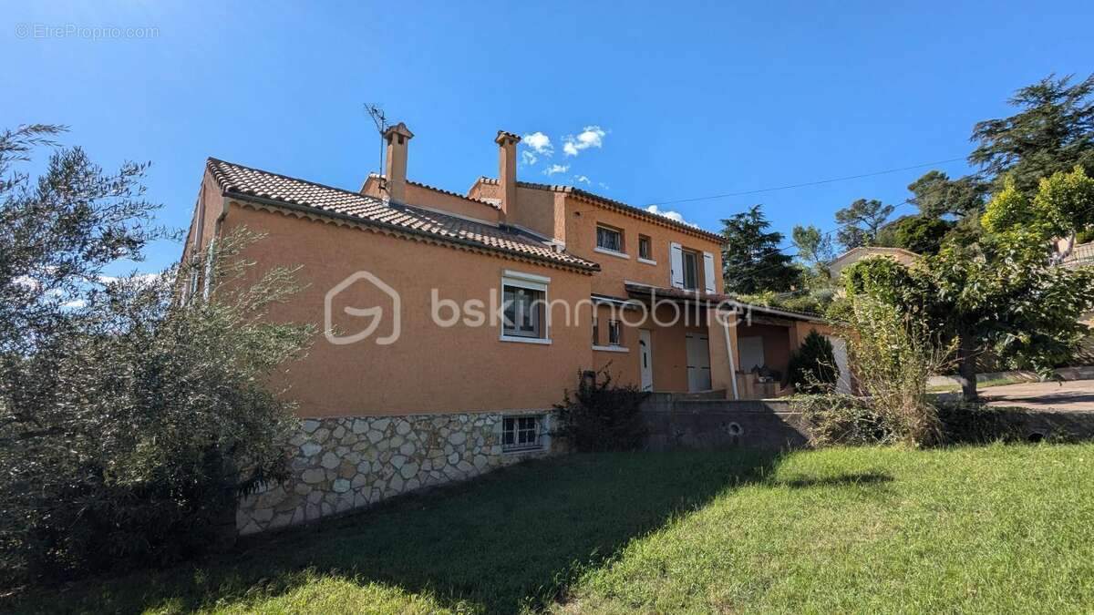 Villa spacieuse au cœur d'Alès dans les hauteurs nous offrant une vue panoramique - photo 9