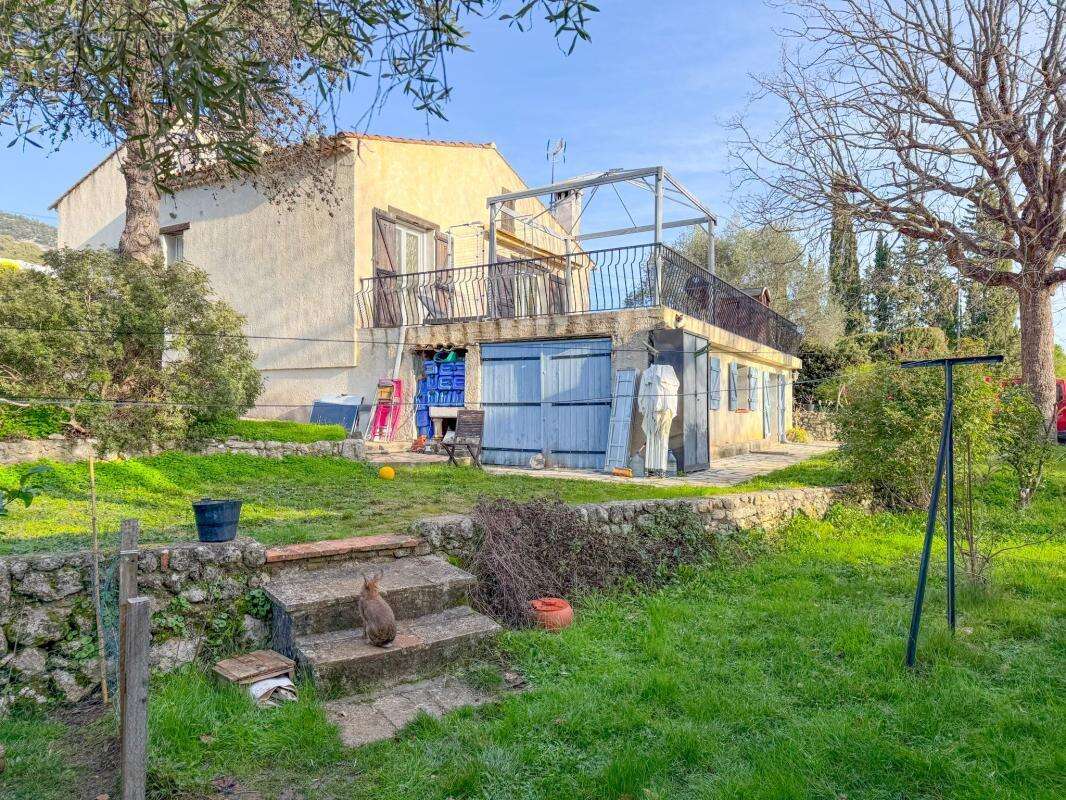 Maison à TOURRETTES-SUR-LOUP