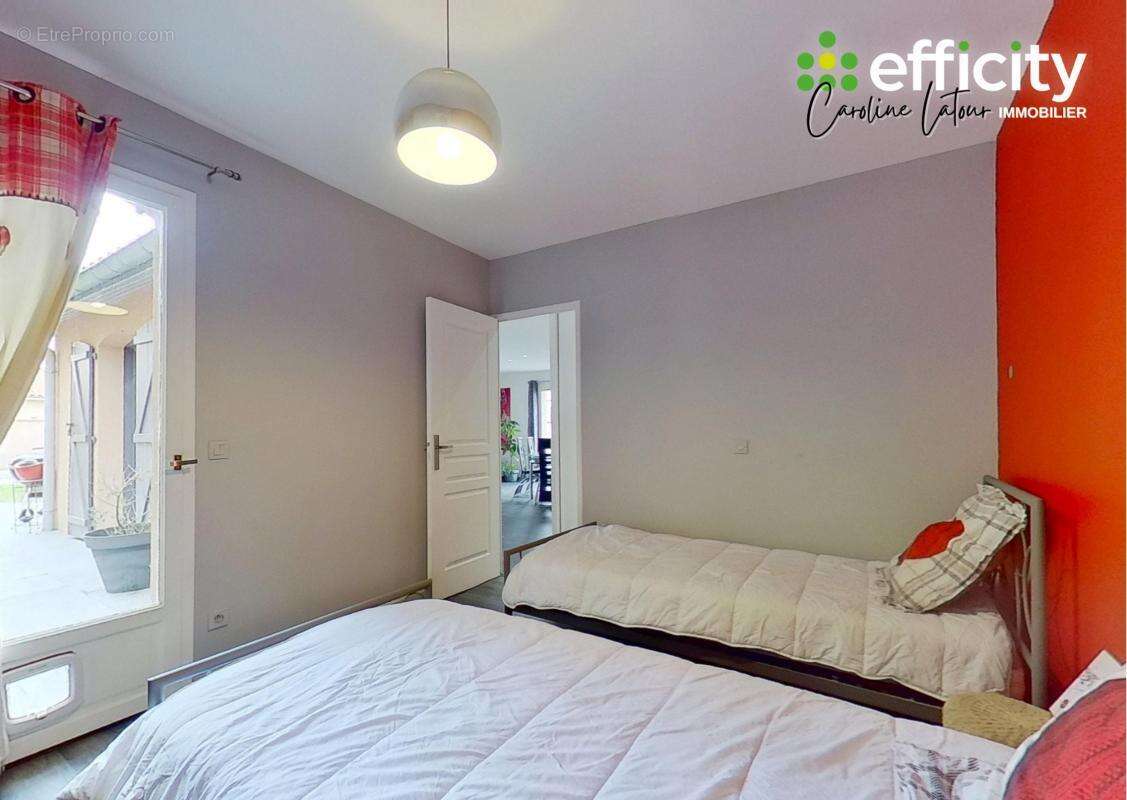 Maison à MONTROND-LES-BAINS