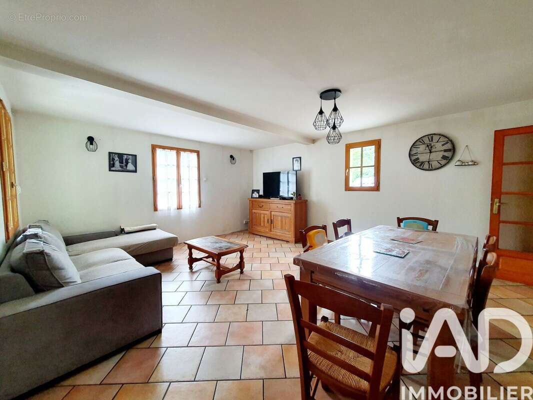 Photo 5 - Maison à LUZ-SAINT-SAUVEUR