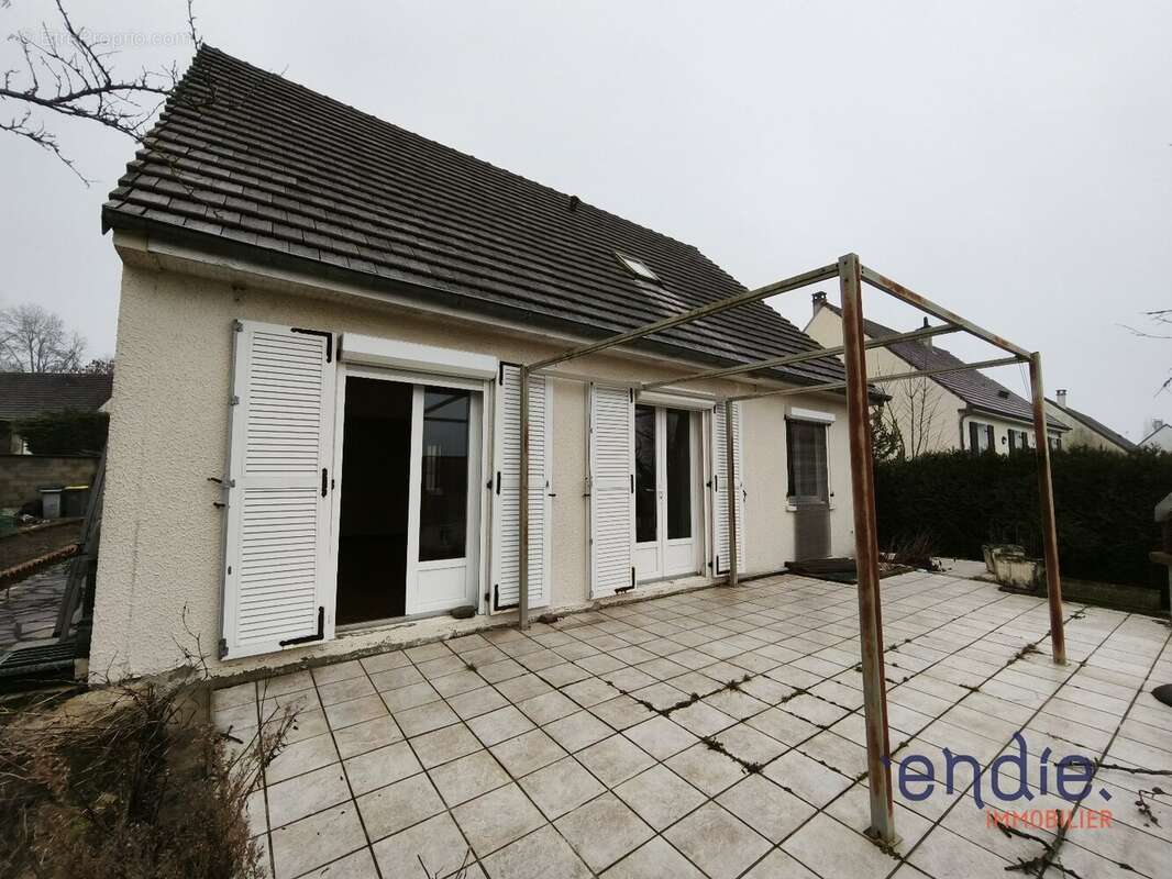 Maison à SAINT-GERMER-DE-FLY