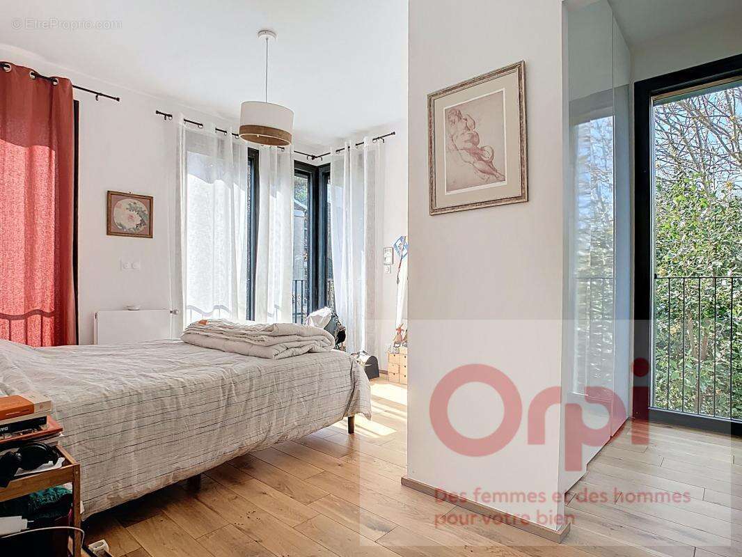 Maison à ISSY-LES-MOULINEAUX