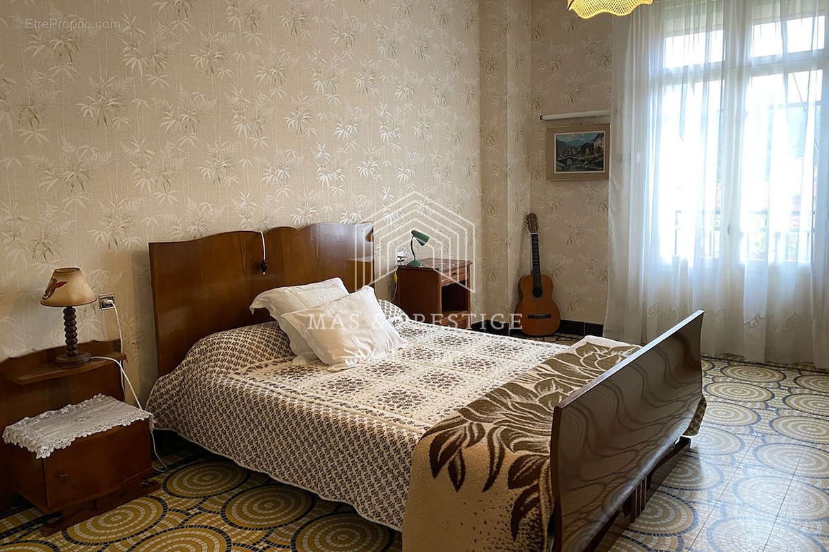 Maison à SAINT-LAURENT-DE-CERDANS