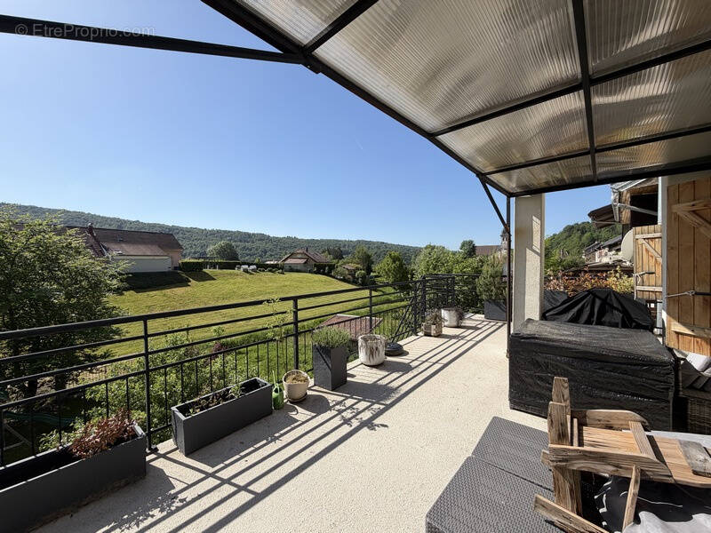 Appartement à LESCHERES