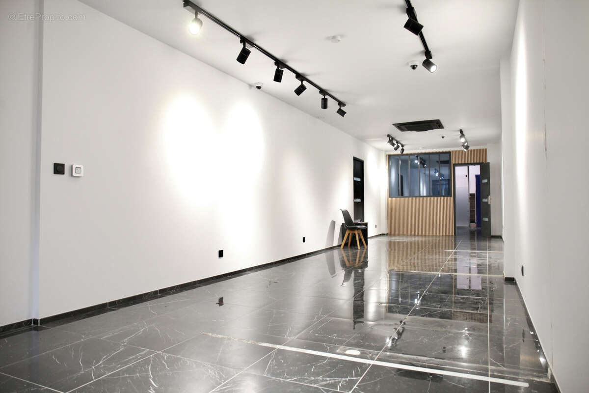 Commerce à MARSEILLE-6E