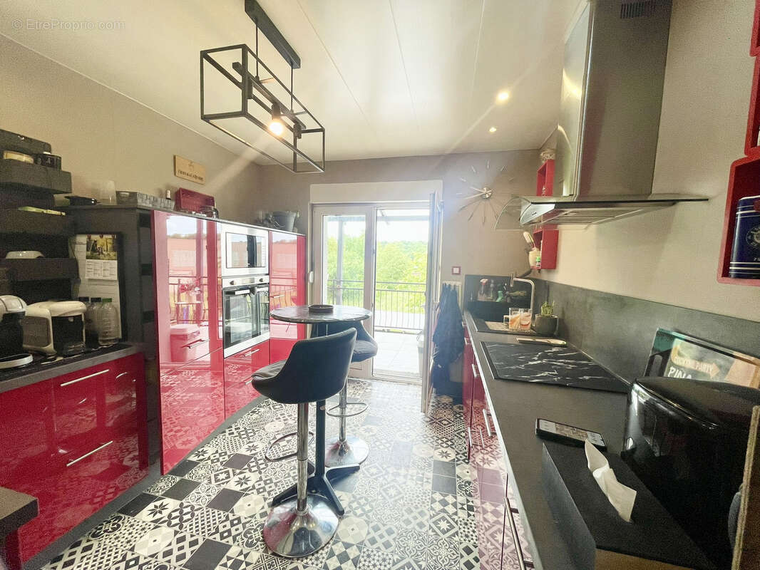 Maison à AUDUN-LE-ROMAN