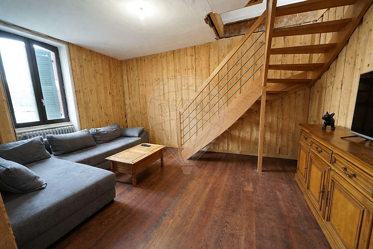 Maison à REGNY