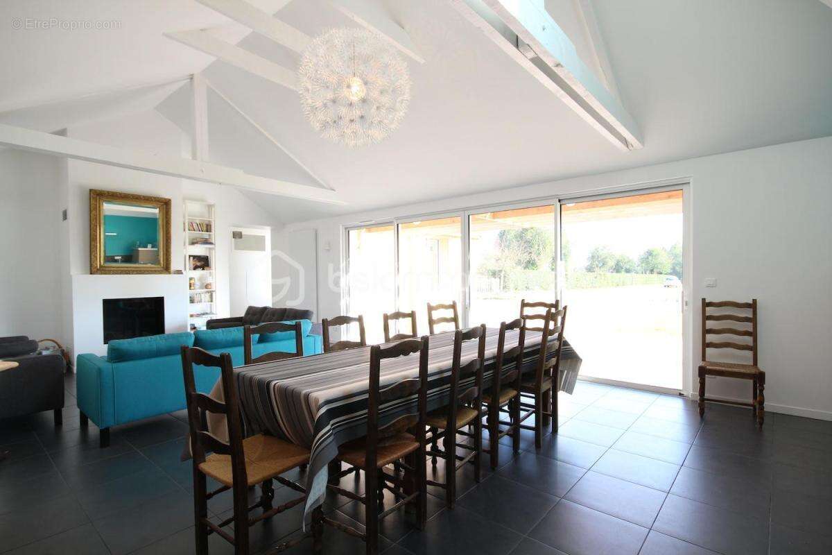 Maison à BOURG-ACHARD