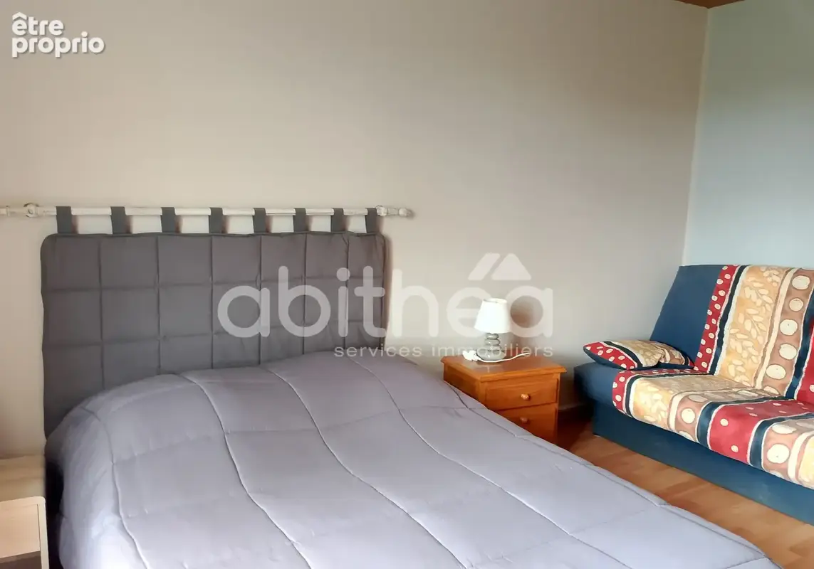 Maison d'habitation de 110 m2 au centre de ville de Roumazières - photo 5