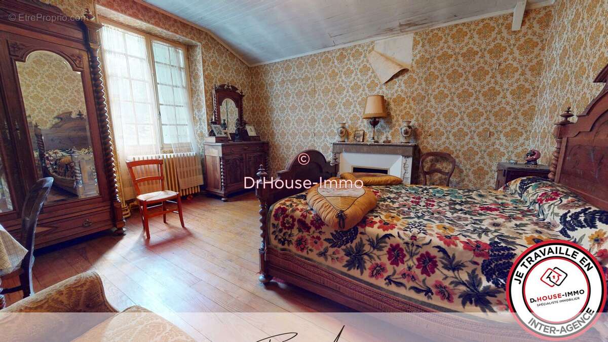 Maison 259 m² à Lugon-Et-L'ile-Du-Carnay  - photo 6