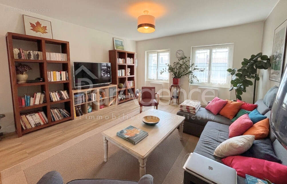 Appartement T3   Dernier étage   Royan - photo 5