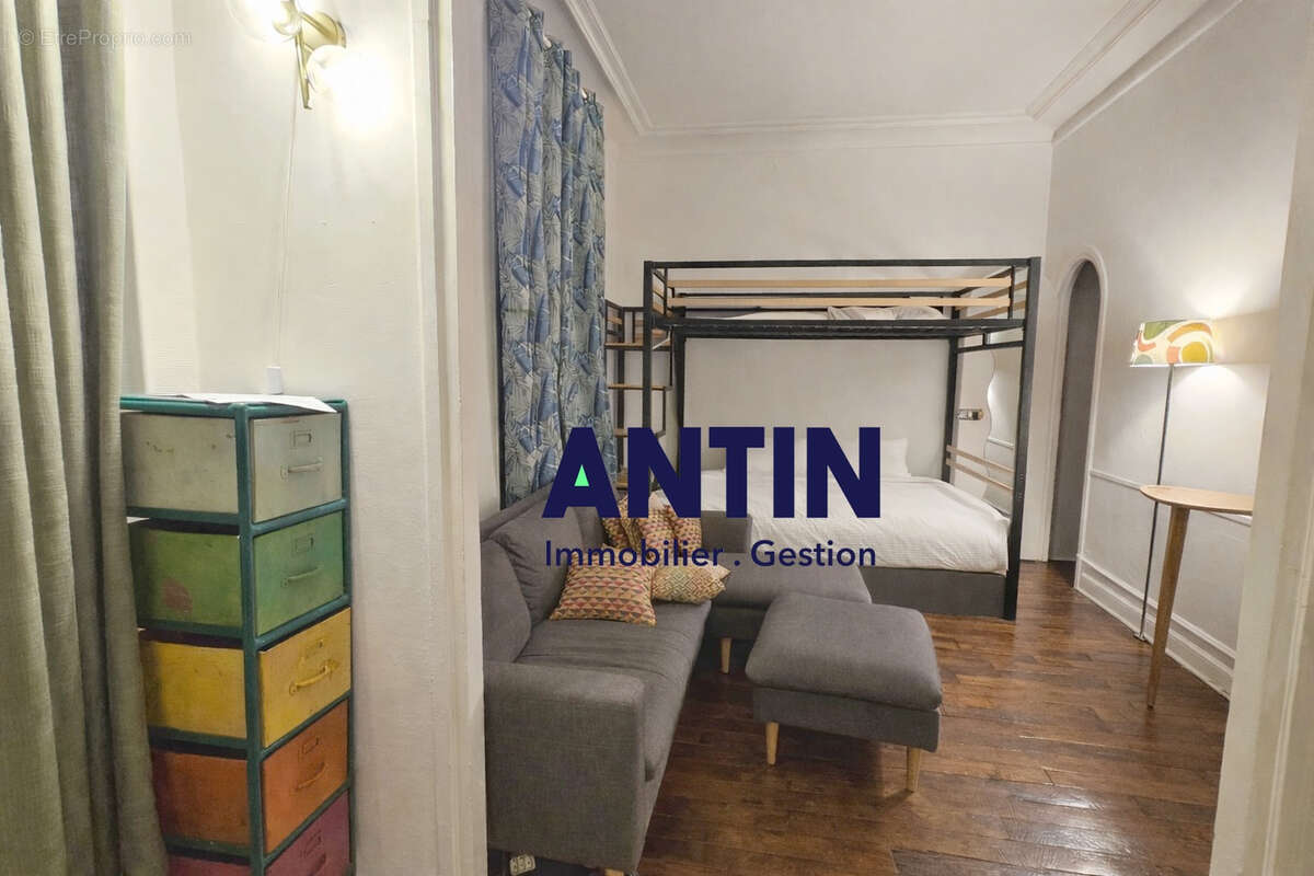 Appartement à PARIS-17E