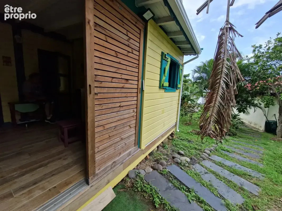 DESHAIES, Villa plage à pied, 2 bungalow, garage et piscine, sur 1 965 m² de terrain arboré - photo 16
