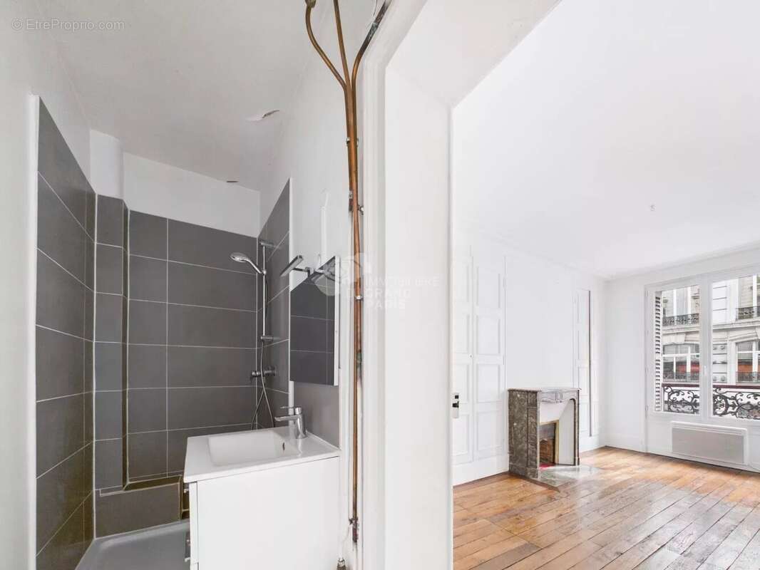 Appartement à PARIS-10E