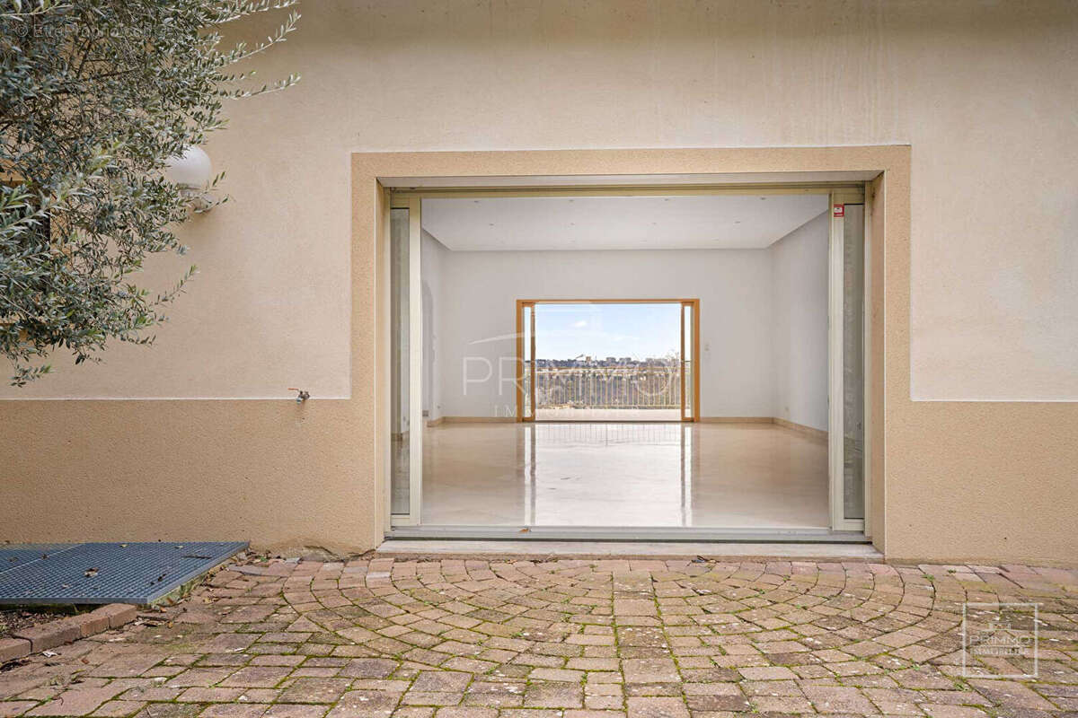 Maison à COLLONGES-AU-MONT-D&#039;OR