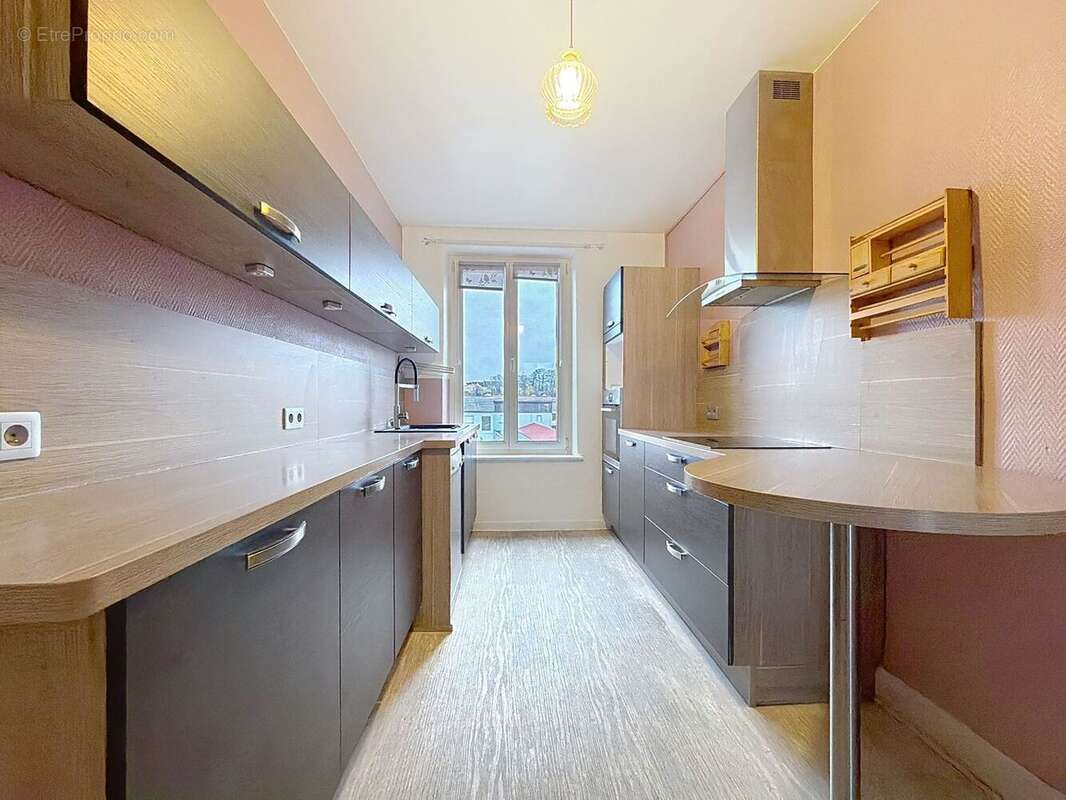 Appartement à THAON-LES-VOSGES
