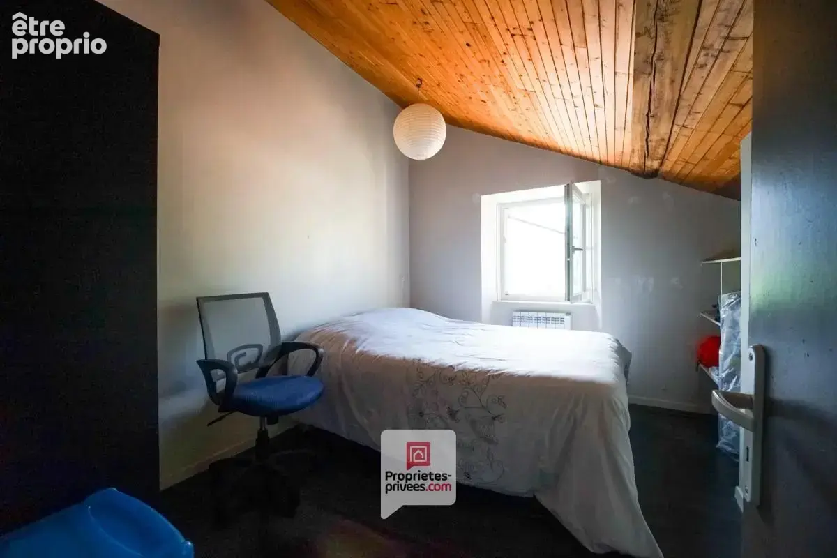Voreppe (38340) - Maison de village T6 - 5 chambres - Balcon - Cave - Grenier - photo 17