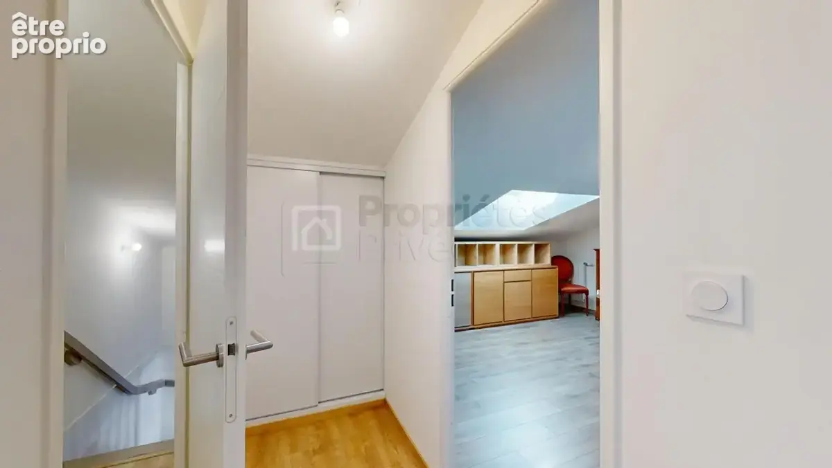 T3 duplex climatisé avec terrasse & 2 stationnements - photo 13