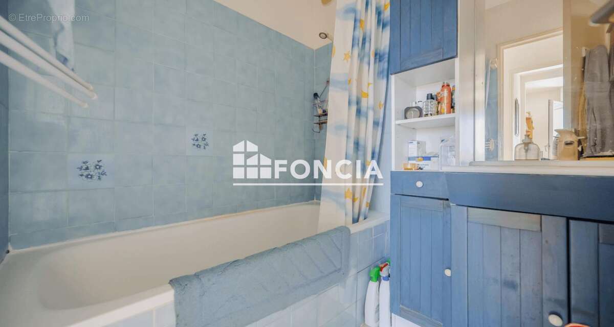 CARQUEIRANNE CENTRE, appartement T2 avec veranda et balcon - photo 7
