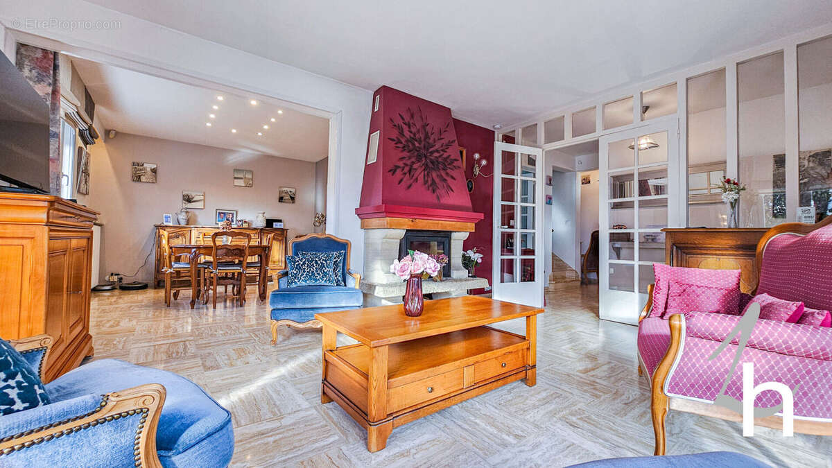 Maison à FONTAINE-ETOUPEFOUR