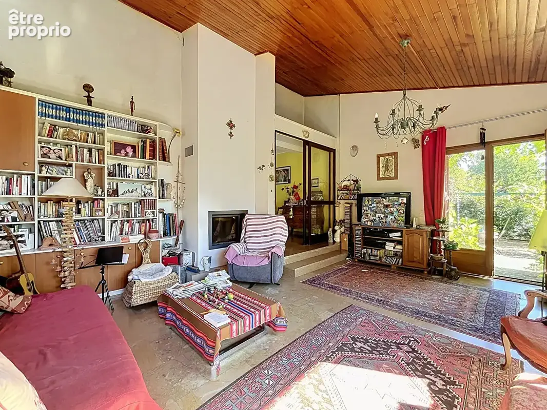 A vendre : maison 6 chambres, environnement verdoyant au calme absolu, proche Cuire - photo 6