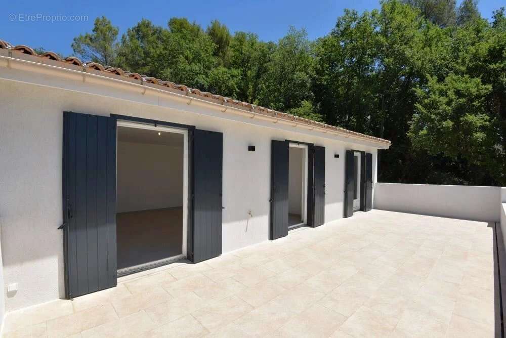 Appartement à MONTAUROUX