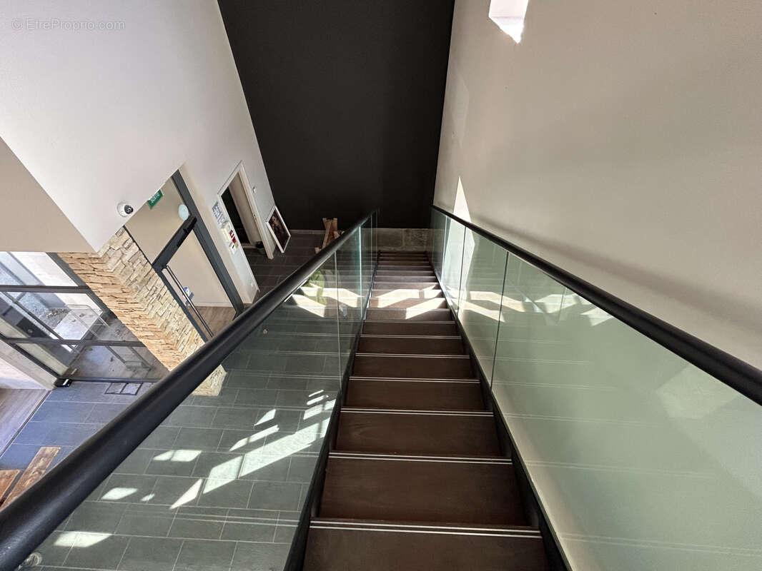 Commerce à PUY-L&#039;EVEQUE