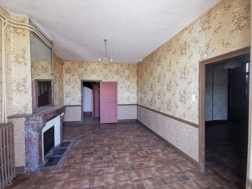 Maison à SEVERAC-LE-CHATEAU