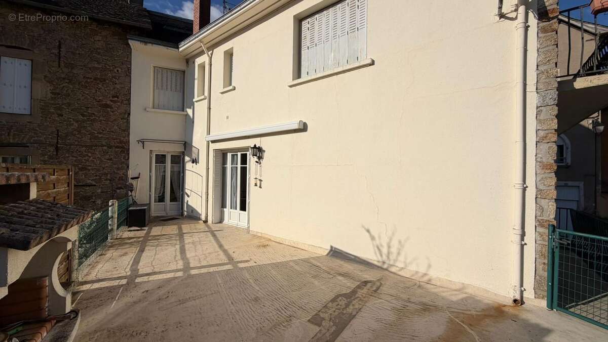 Maison à CASSAGNES-BEGONHES