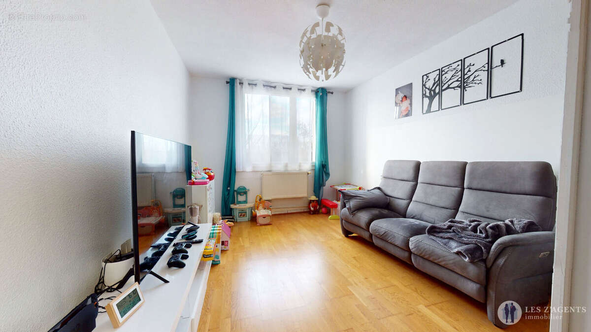 Appartement à SAINT-MARTIN-D'HERES