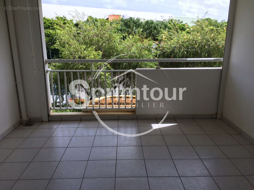 Appartement à BAIE-MAHAULT
