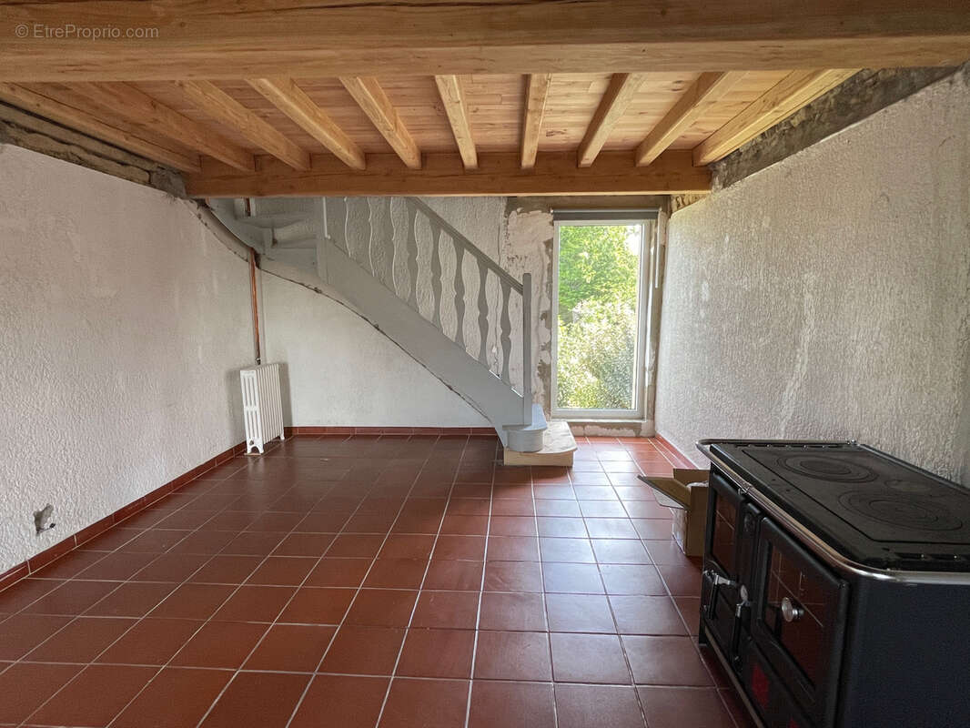Maison à SAINT-MARCEL-EN-MARCILLAT